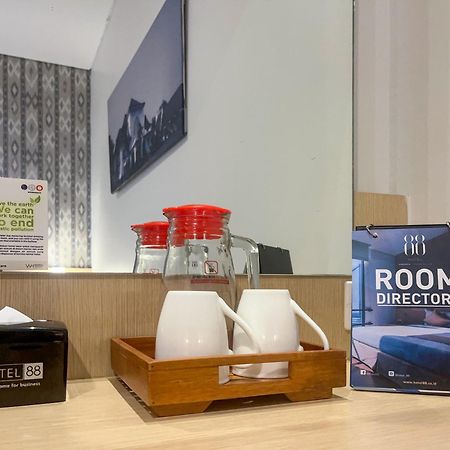 Hotel 88 Embong Malang Tunjungan Surabaya By Wh - Breakfast With The Best View On The Highest Floor And Strategic Location In The City Center Buitenkant foto