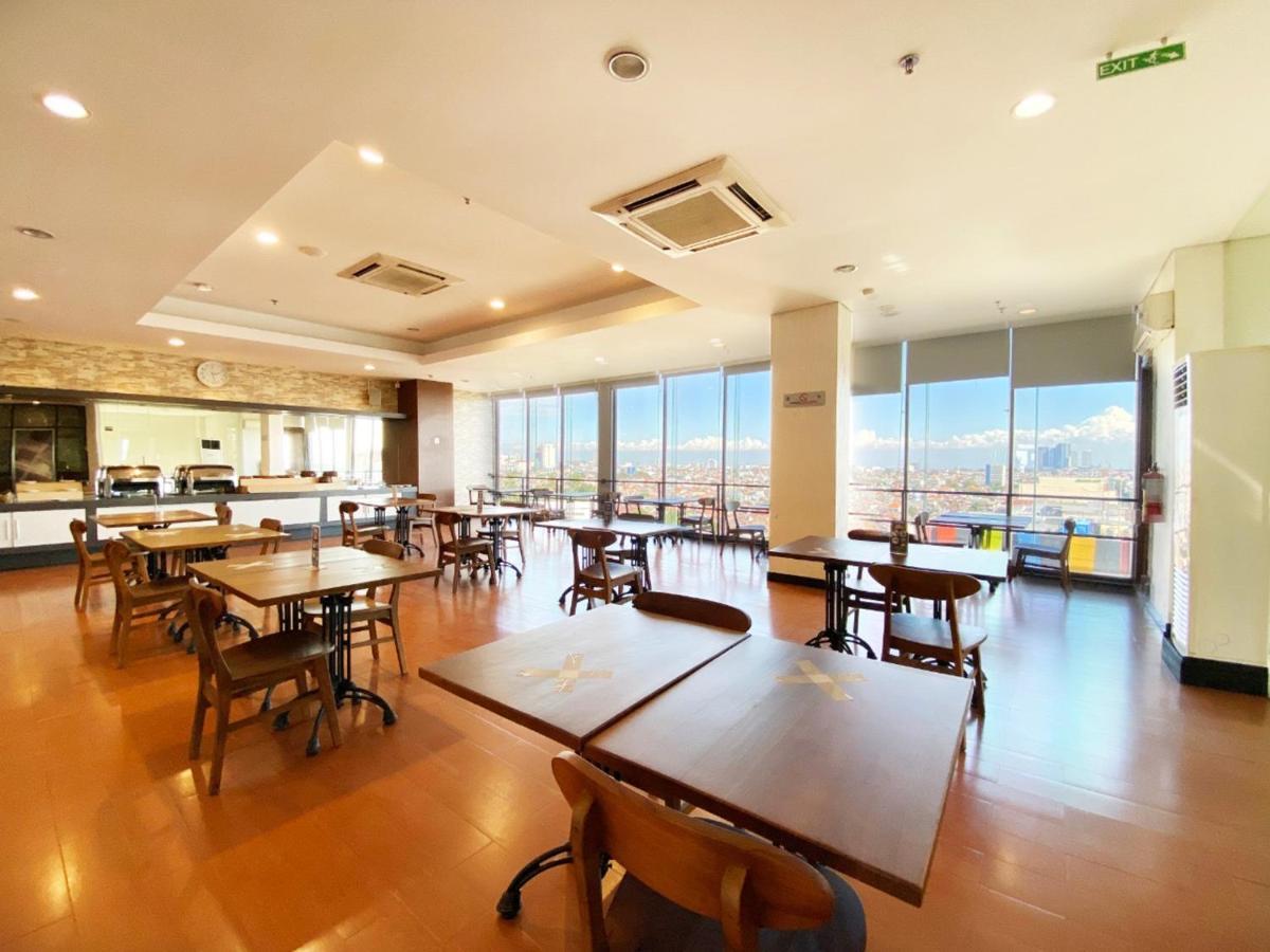 Hotel 88 Embong Malang Tunjungan Surabaya By Wh - Breakfast With The Best View On The Highest Floor And Strategic Location In The City Center Buitenkant foto