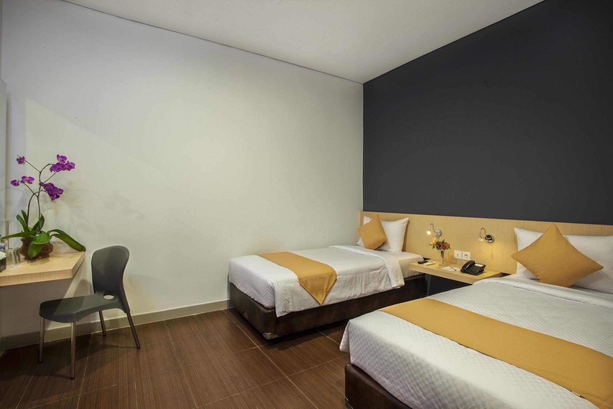 Hotel 88 Embong Malang Tunjungan Surabaya By Wh - Breakfast With The Best View On The Highest Floor And Strategic Location In The City Center Buitenkant foto