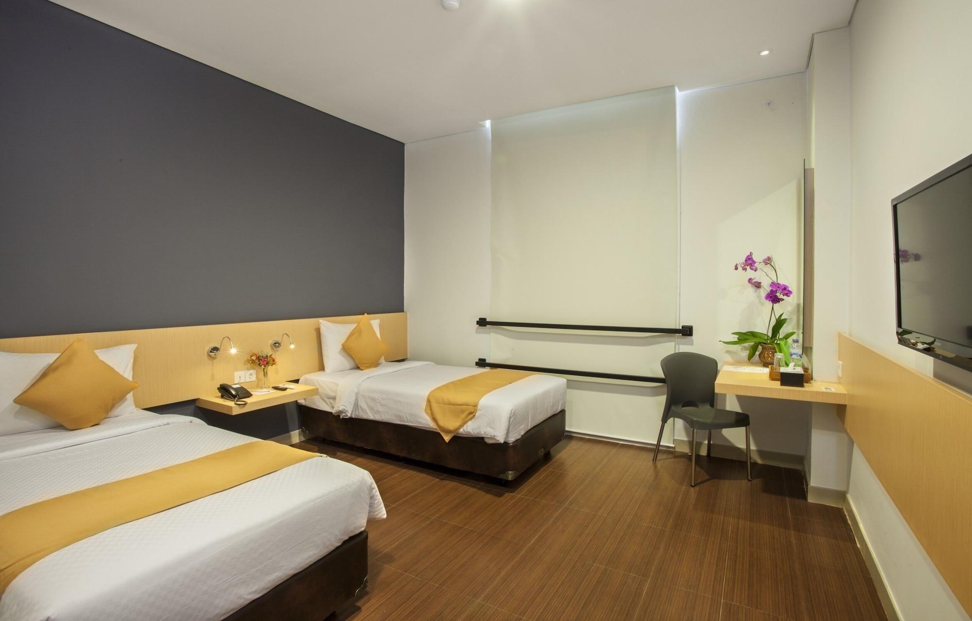 Hotel 88 Embong Malang Tunjungan Surabaya By Wh - Breakfast With The Best View On The Highest Floor And Strategic Location In The City Center Buitenkant foto