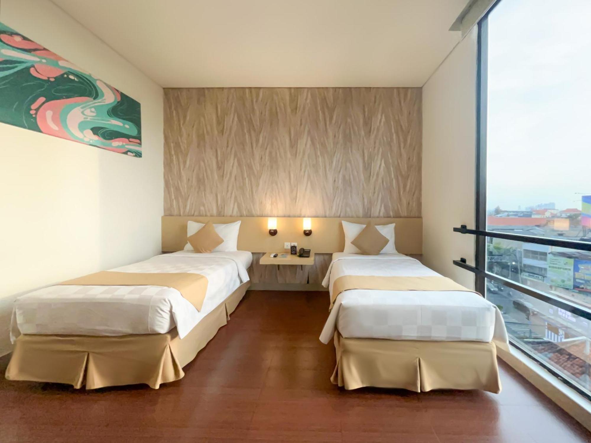 Hotel 88 Embong Malang Tunjungan Surabaya By Wh - Breakfast With The Best View On The Highest Floor And Strategic Location In The City Center Buitenkant foto