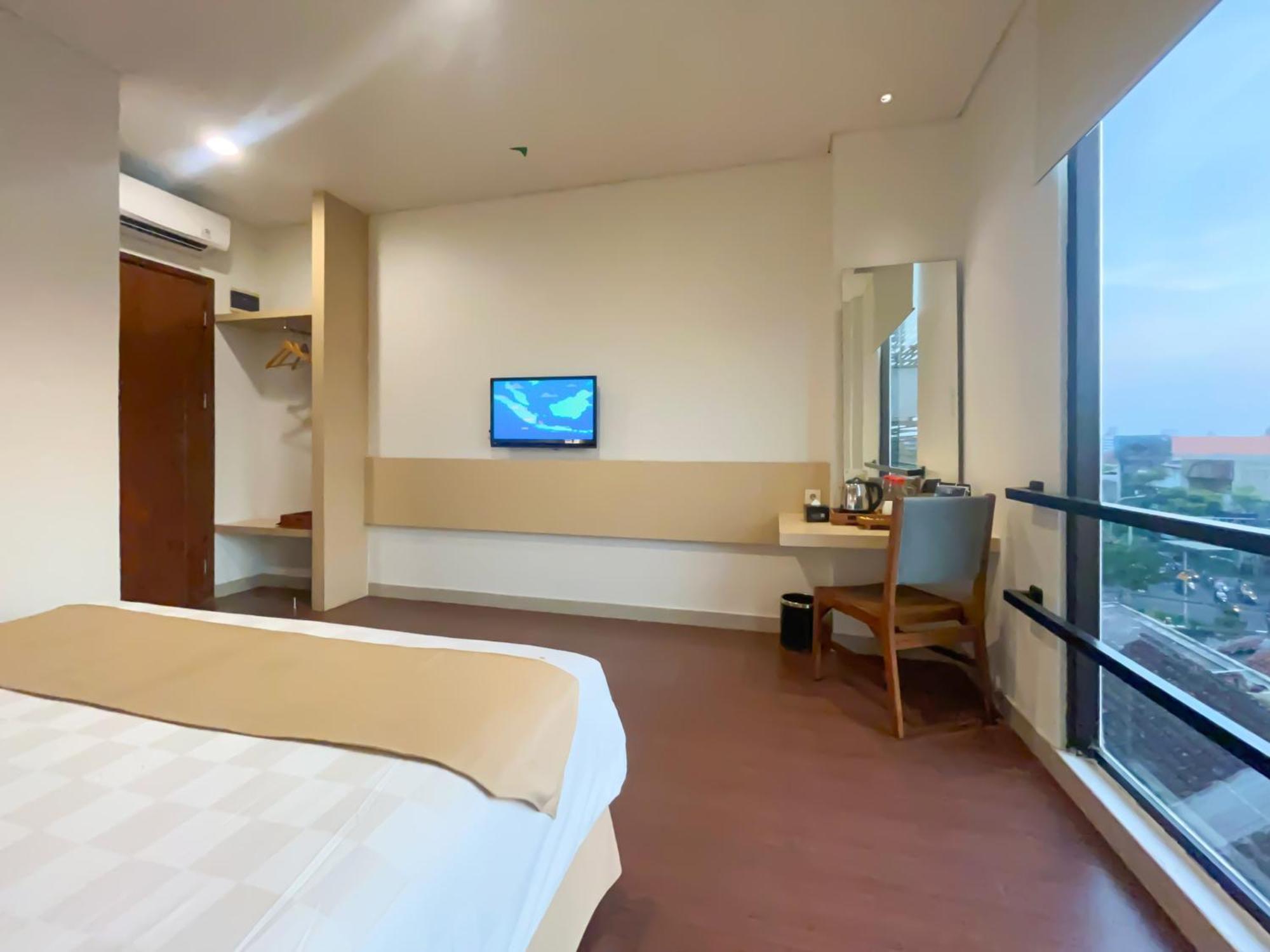 Hotel 88 Embong Malang Tunjungan Surabaya By Wh - Breakfast With The Best View On The Highest Floor And Strategic Location In The City Center Buitenkant foto