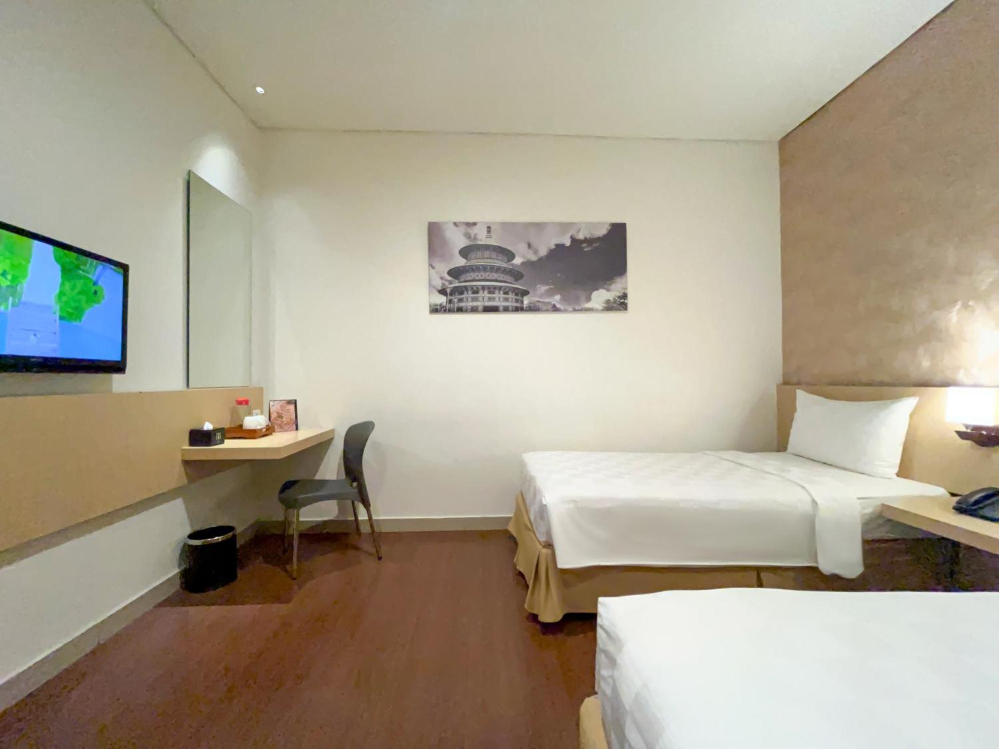 Hotel 88 Embong Malang Tunjungan Surabaya By Wh - Breakfast With The Best View On The Highest Floor And Strategic Location In The City Center Buitenkant foto